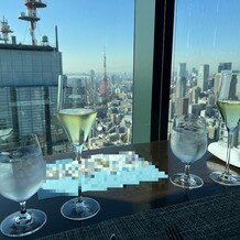 ルミヴェール　ＴＯＫＹＯ（ＬＵＭＩＶＥＩＬ　ＴＯＫＹＯ）の画像｜披露宴会場で試食をしました。
この眺望が素敵でした。