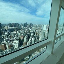 ルミヴェール　ＴＯＫＹＯ（ＬＵＭＩＶＥＩＬ　ＴＯＫＹＯ）の写真｜挙式会場から見える景色