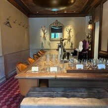 赤坂プリンス クラシックハウスの写真｜ゲスト待合室のウェルカムドリンクコーナー