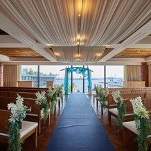 BAYSIDE GEIHINKAN VERANDA minatomiraiの画像｜海の見える挙式会場(人前式)