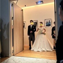 The 33 Sense of Wedding（ザ・サーティスリー センス・オブ・ウエディング）の写真｜新婦入場