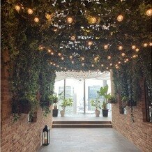 The 33 Sense of Wedding（ザ・サーティスリー センス・オブ・ウエディング）の写真｜チャペル横フォトスポット