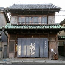 萬屋本店－ＫＡＭＡＫＵＲＡ　ＨＡＳＥ　ｅｓｔ１８０６－の画像｜外観