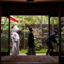 萬屋本店－ＫＡＭＡＫＵＲＡ　ＨＡＳＥ　ｅｓｔ１８０６－の画像｜俥夫さんに先導して頂きます