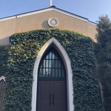 南青山サンタキアラ教会の画像｜チャペル入り口