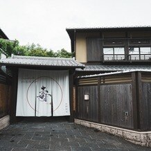 京都祝言 ＳＨＵ：ＧＥＮの画像｜式場入口