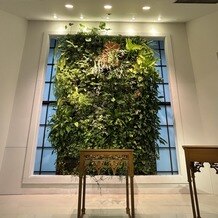 パラッツォ ドゥカーレ 麻布の写真｜室内のチャペル。緑があっていいです。
フェイクグリーンではなくしっかり手入れされてます。