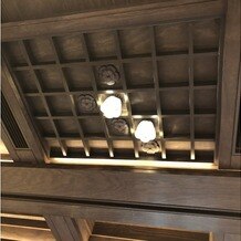 フォーシーズンズホテル京都の画像｜ホワイエの天井