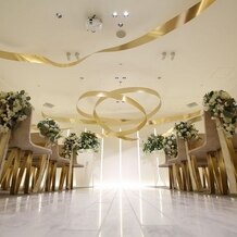 小さな結婚式　大宮店の写真｜天井の装飾