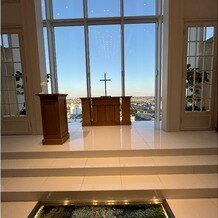 ラグナヴェール ＳｋｙＴｅｒｒａｃｅ（ＬＡＧＵＮＡＶＥＩＬ ＳｋｙＴｅｒｒａｃｅ）の画像｜正面のガラス張りの窓からの景色はどんな天気でも最高です！
