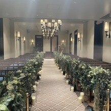 THE LANDMARK SQUARE OSAKA（ザ ランドマークスクエア オオサカ）の画像｜挙式会場です。長いバージンロードが印象的でした。