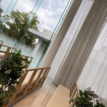 キャッスルガーデン ＯＳＡＫＡの画像｜会場全体が明るく開放感にあふれていて、まるで屋外にいるかのような心地よさを感じれます