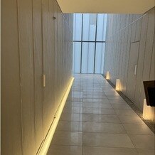 ＧＩＦＵ　ＭＯＮＯＬＩＴＨ（岐阜モノリス）の写真｜光の回廊