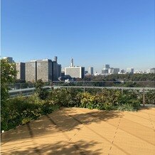 東京會舘の画像｜ブーケトスやフラワーシャワーができる
