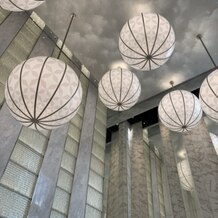ノートルダム大阪ＯＮＥの画像｜印象的な天井の飾り