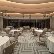 ノートルダム大阪ＯＮＥの写真｜白く明るい雰囲気の会場で、私たちのイメージにぴったりでした！