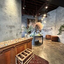 KITAHAMA W（キタハマダブリュー）の写真｜入口付近は少しですが装飾が可能