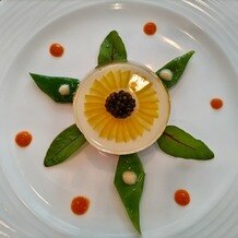 北野異人館　旧クルペ邸の画像｜試食した前菜のお料理です！
パプリカでひまわりをイメージされています。