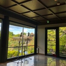 平安神宮会館の画像｜披露宴会場から望む景色1