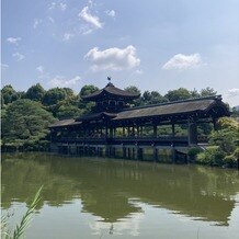 平安神宮会館の画像｜庭園の池にかかる橋。こちらで当日写真を撮れることが魅力です。