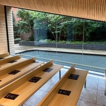 THE THOUSAND KYOTO （ザ・サウザンド京都）の画像｜隣の方と十分なスペースを確保したい場合は、注意書きを書いた紙を置くことも可能。