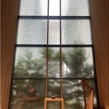 THE THOUSAND KYOTO （ザ・サウザンド京都）の画像｜正面はガラス張りで光が差し込みます。雨や天気が悪くできれいです。