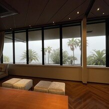 THE BAYSUITE SAKURAJIMA TERRACE（ザ・ベイスイート 桜島テラス）の写真｜親族控え室
カーテンで遮ることも可能