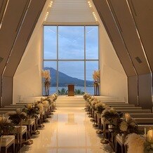 THE BAYSUITE SAKURAJIMA TERRACE（ザ・ベイスイート 桜島テラス）の画像｜チャペル