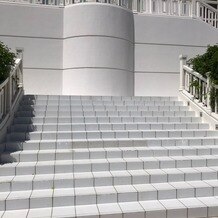 セントレジェンダ ＯＫＩＮＡＷＡ（ＣＥＮＴＬＥＧＥＮＤＡ ＯＫＩＮＡＷＡ）の画像｜チャペルの大階段