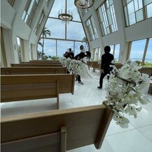 ザ・ギノザリゾート　美らの教会／アールイズ・ウエディングの画像｜ゲストからの見える背景