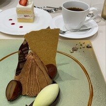 ホテルロイヤルクラシック大阪の画像｜デザートです。ケーキカットのケーキとは別に、モンブランが出てきました。