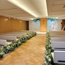 チャペル テンケイ アンド マリー（Chapel TENKEI ＆ MARRY）の画像｜木目調の温かみのあるチャペル