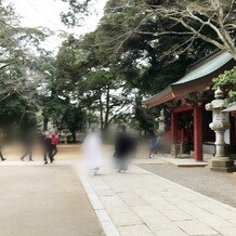 香取神宮の写真｜一般の参拝客もいる中で個人で移動されていました。