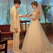 少人数専門会場 Cｏｎｃｅｐｔ １／ｆ （コンセプト・エフブンノイチ）の写真｜指輪の交換