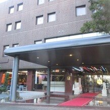 ガーデンホテル紫雲閣　東松山の写真｜駅から徒歩で行ける会場です。