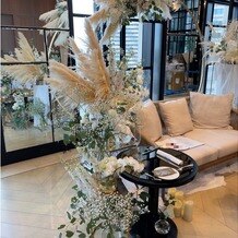 キンプトン新宿東京の画像｜新郎新婦席はソファでドレスがよく見えました