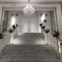 ララシャンスガーデン　東京ベイの画像｜挙式会場へ向かう階段