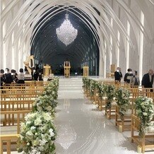 ララシャンスガーデン　東京ベイの画像｜チャペルの参列席です。席数は多く無いですが、内外ともに綺麗な空間です。