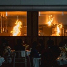 OITA MONOLITH（大分モノリス）の写真｜お料理説明に合わせた演出をしていただきました