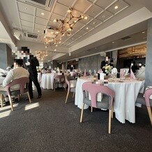 THE TOWER HOTEL NAGOYA（ザタワーホテルナゴヤ）の画像｜披露宴会場が2つあるうちの、大きい方(100名ほどまで)の会場です。
シックでよい雰囲気です。