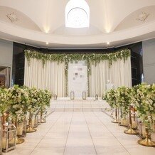 小さな結婚式　松山店の画像｜会場の正面