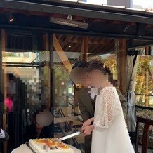 ＡＯＩ　ＮＡＰＯＬＩ　ＩＮ　ＴＨＥ　ＰＡＲＫの写真｜ケーキ入刀