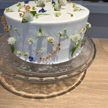 SALLY TABLE （サリィ テーブル）の写真｜ウェディングケーキ