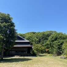 高宮庭園茶寮の画像｜広々としたお庭は最高のロケーション