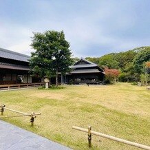 高宮庭園茶寮の画像｜各披露宴会場から見える中庭です。
新緑の季節が楽しみです。