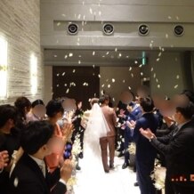 Ｌ２１２６の写真｜退場でのフラワースコール