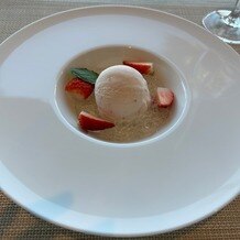 ハイアット リージェンシー 東京ベイの写真｜苺のデザート