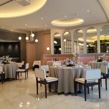 SAKURA SKY PALACE(サクラ スカイ パレス)の画像|珍しいブース席と感動した椅子!