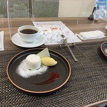 The 迎賓館 偕楽園 別邸の画像｜マンゴーの果肉入りのケーキとバナナとオレンジのシャーベット