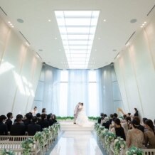 ザ・リバーサイドテラス広島ツリーズスクエアの画像｜挙式　誓いのキス